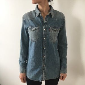 Levi’s denim button up shirt